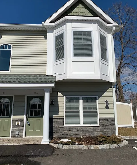 15 Bates Pl #11A — Photo 1
