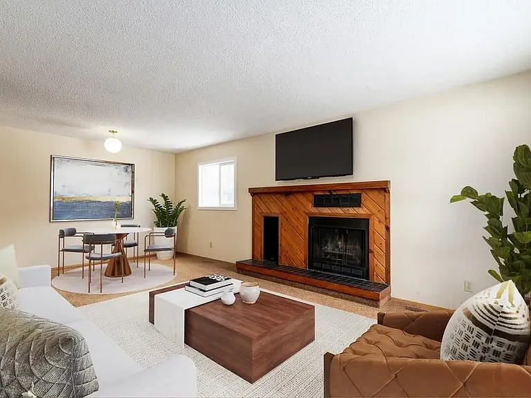 3102 Edinburgh Dr — Photo 4