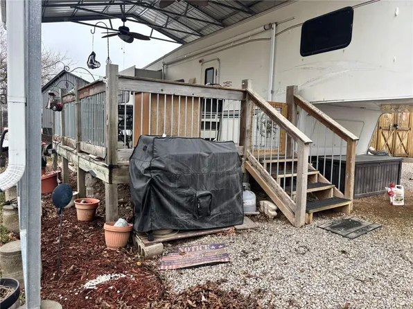 14 Explorer Trl, Linn Valley, KS 66040