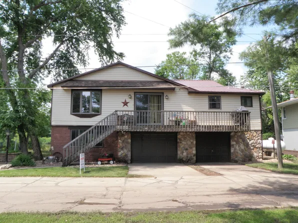 1749-67 Golf Course Blvd, Independence, IA 50644