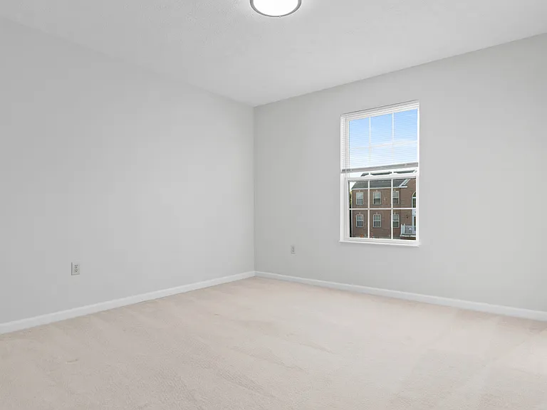 602 Cassandra Dr — Photo 31
