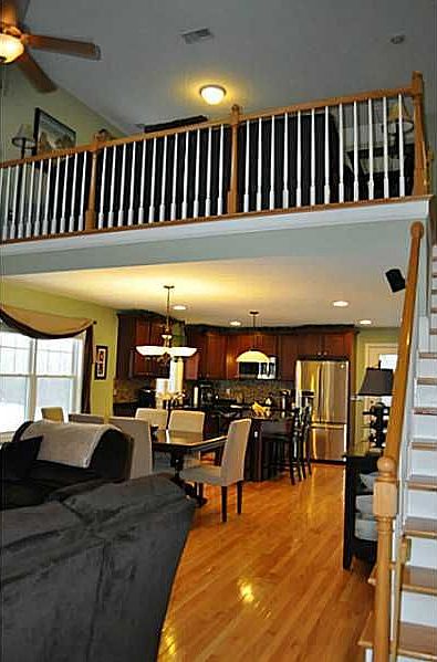 2nd image of 32 Stream View Dr