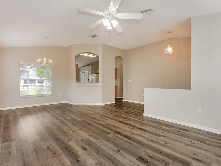 1620 Totem Pole Way — Photo 3
