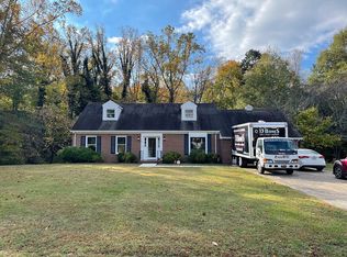726 W Ridge Dr, Pilot Mountain, NC 27041