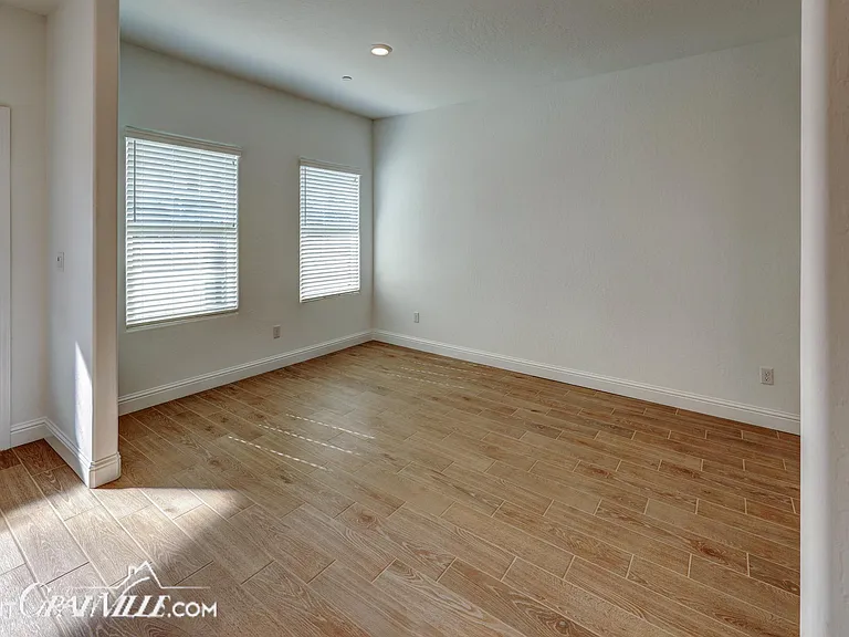 813 Blue Oak Ln W — Photo 9