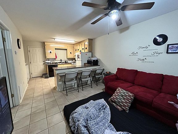 3rd image of 204 Calhoun St APT 20