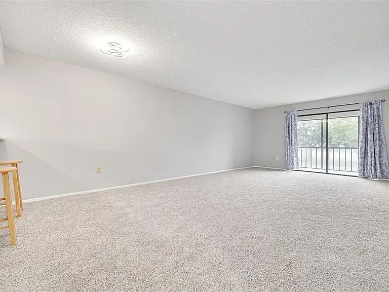 218 Caryl Way — Photo 5