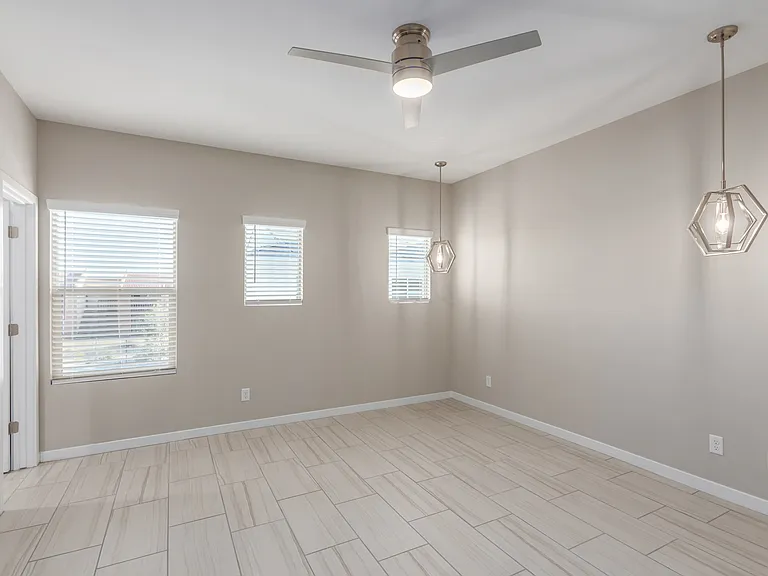 2134 W Harmont Dr — Photo 45