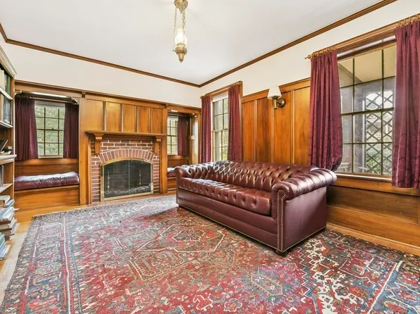 4 Percy Rd, Lexington, MA 02421