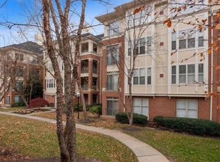 1860 Stratford Park Pl APT 201, Reston, VA 20190