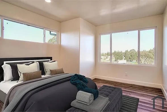 3 bed, 1500 sqft, $4,302 — Photo 3