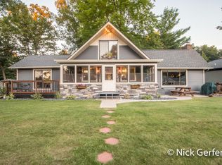 8231 Indian Shores Dr, Howard City, MI 49329
