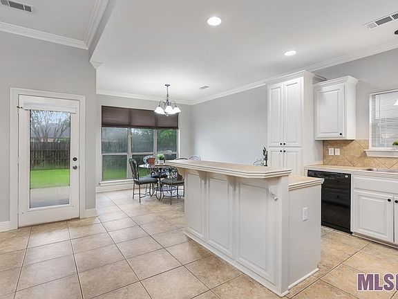 4th image of 3096 Southbank Dr