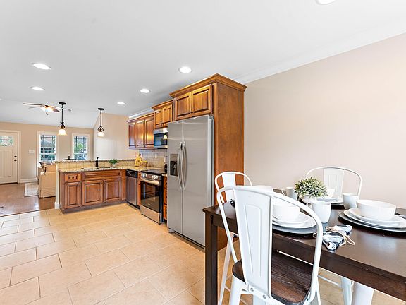 5th image of 1727 Stone Castle Dr NE