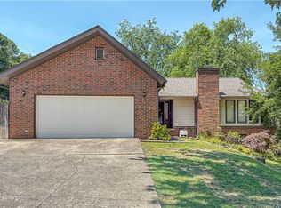 221 Approach Dr, Harrison, AR 72601