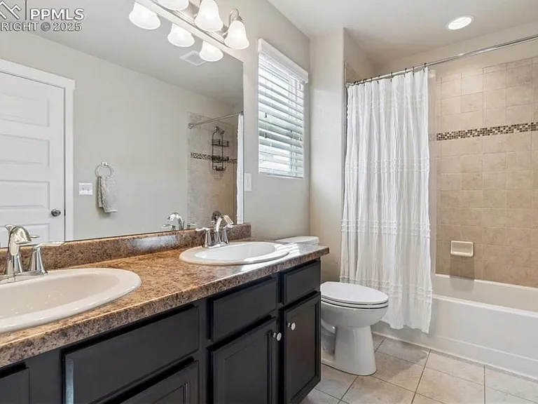 2515 Dorset Dr — Photo 7