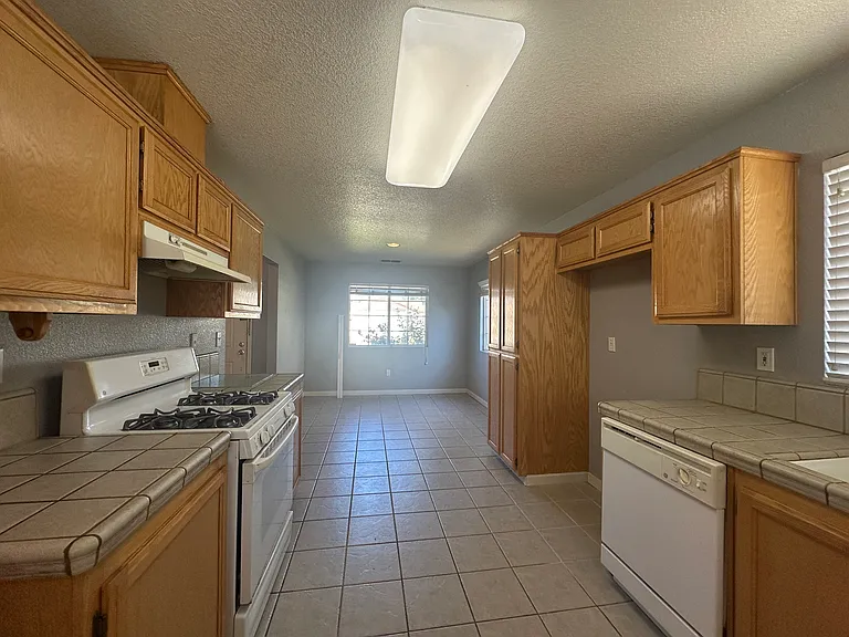 7742 McBride Way — Photo 8