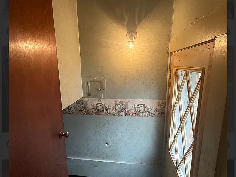 1553 E Hickory St — Photo 4