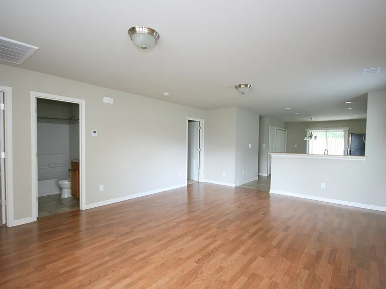 225 Bermuda Lakes Dr — Photo 11