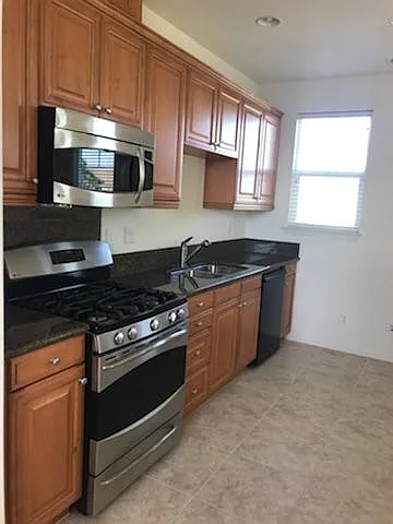 149 N Sierra Madre St photo 1