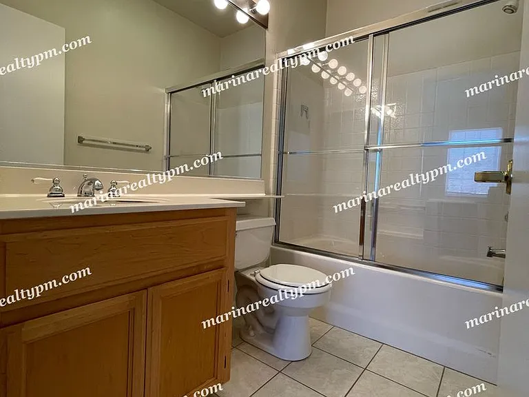 2611 Bayfront Ct — Photo 17