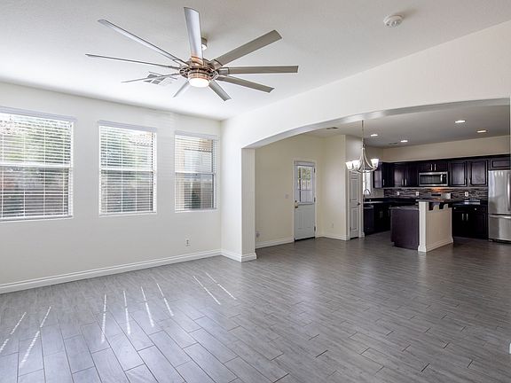 5th image of 1068 Crescent Falls St