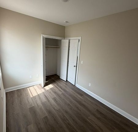 2nd image of 923 Kenneth Ave