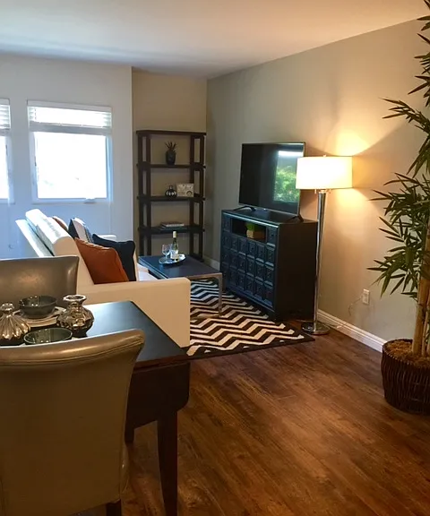 The Tides Apartments — Photo 5