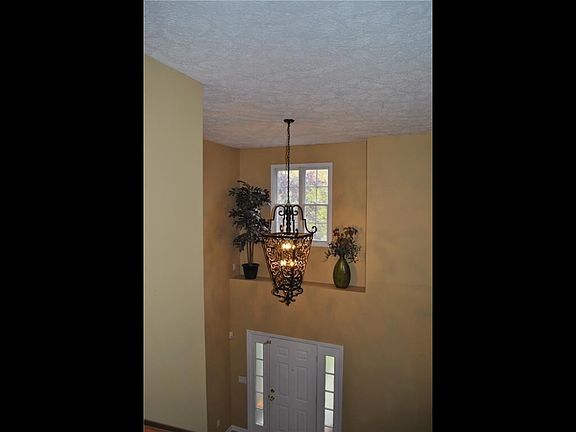 3rd image of 8735 Sommerwood Dr