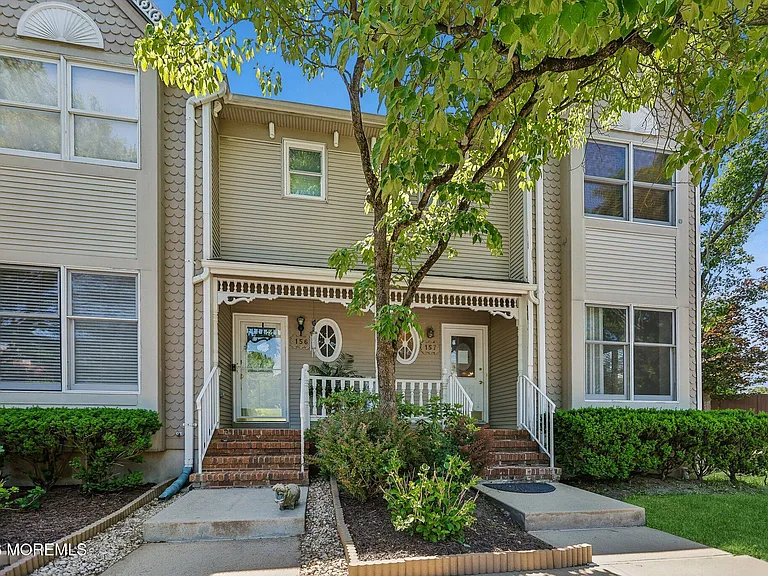 157 Northampton Dr — Photo 3