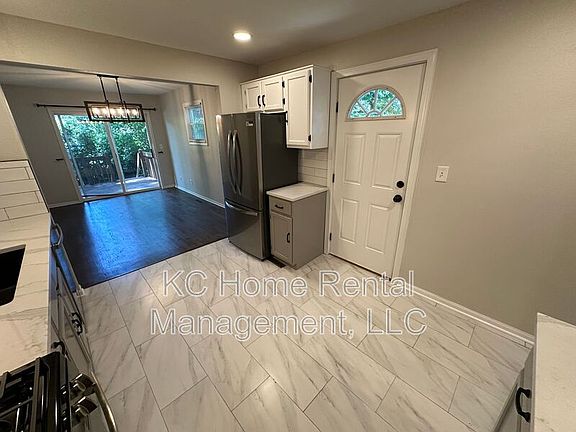 4th image of 403 W 86th St