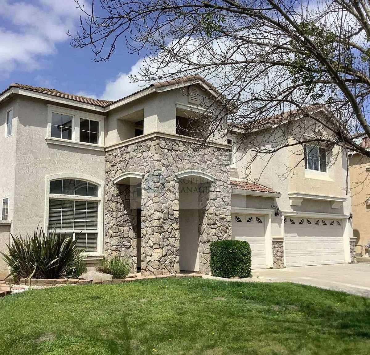 4 bed, 3454 sqft, $3,295 — Photo 2