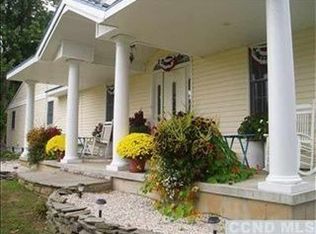 90 Summerset Rd, Stuyvesant, NY 12173