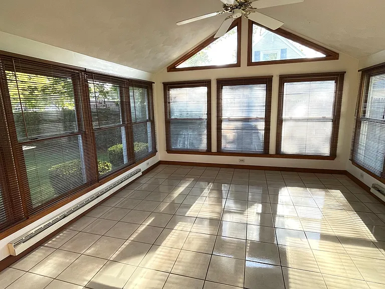 176 Harmony Ct — Photo 7