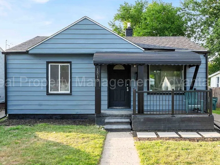 1513 E Meyers Ave — Photo 2