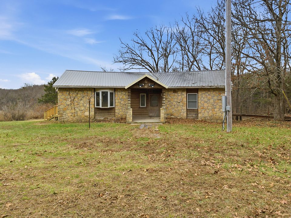 1st image of 28 Danbury Lane
