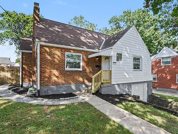 2nd image of 5574 Raceview Ave