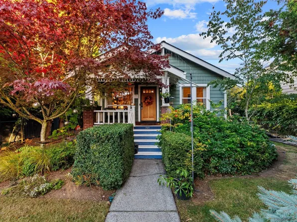 3820 44th Avenue SW, Seattle, WA 98116
