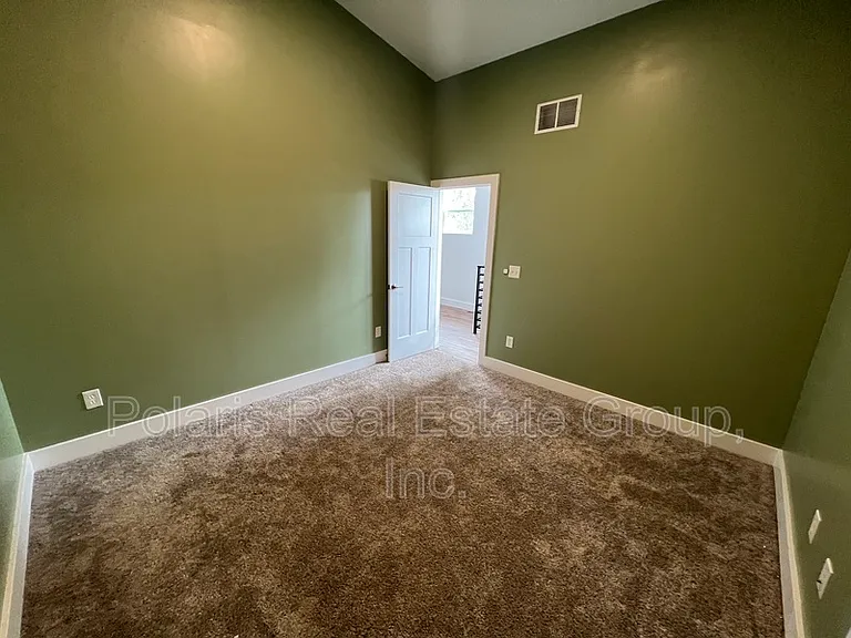 2201 Pleasant St — Photo 15