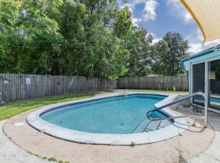 849 Chapman Dr, Jacksonville, FL 32221