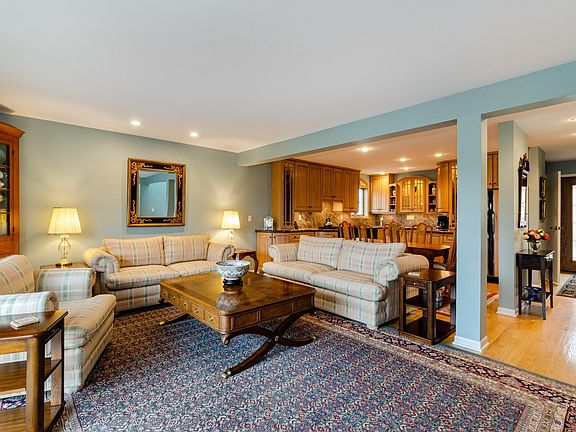 3rd image of 1844 Wildberry Dr #1