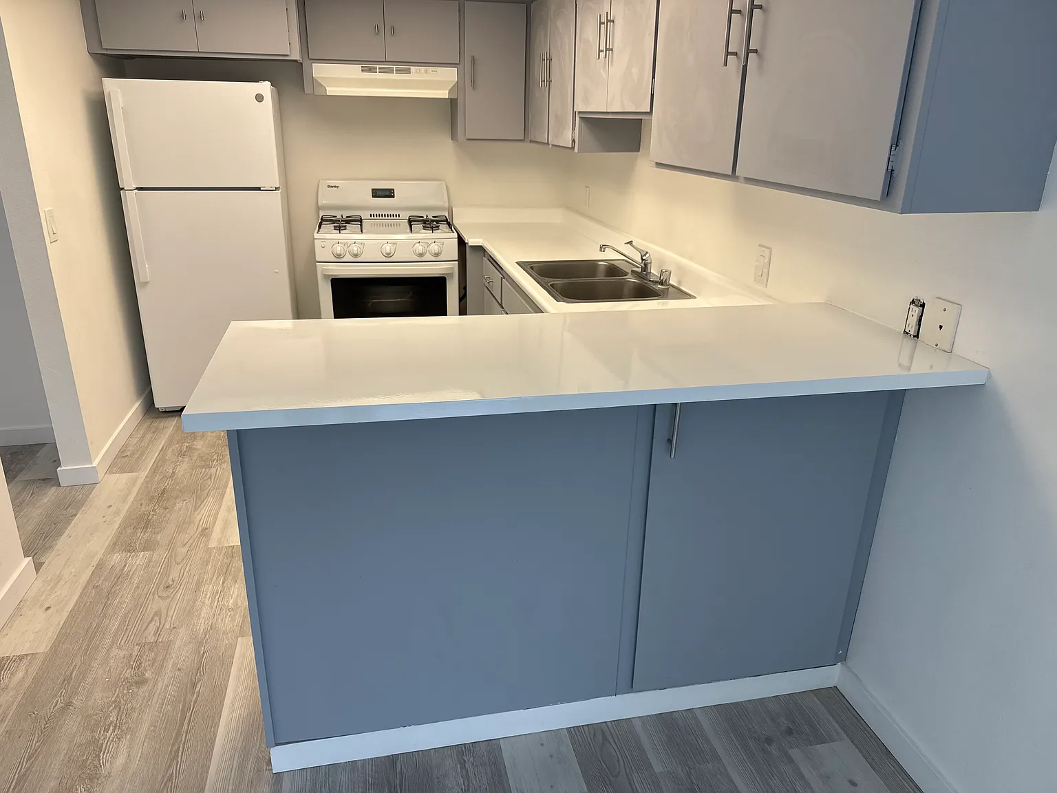 369 W Bay St — Photo 4