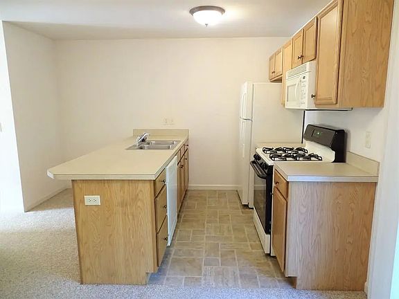 4th image of 247 Ammon Ave