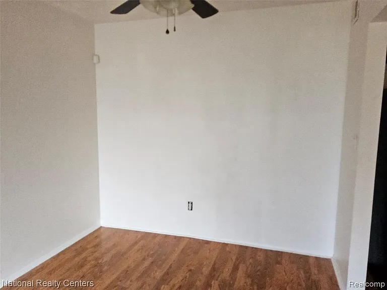 29576 City Center Dr #4 — Photo 13