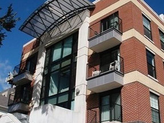 3rd image of 219 E 7th St #17582149