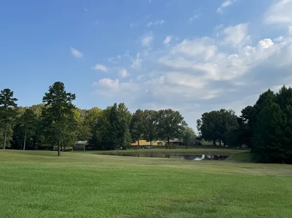 2200 Perry Rd, Grenada, MS 38901