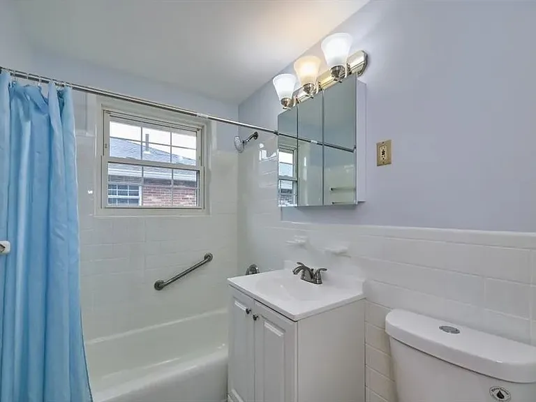 3 Colonial Village Dr #10 — Photo 10