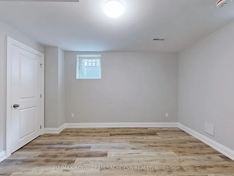 36 Kennett Dr — Photo 13