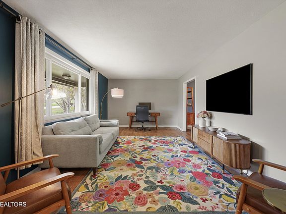 5th image of 216 Highfield Rd