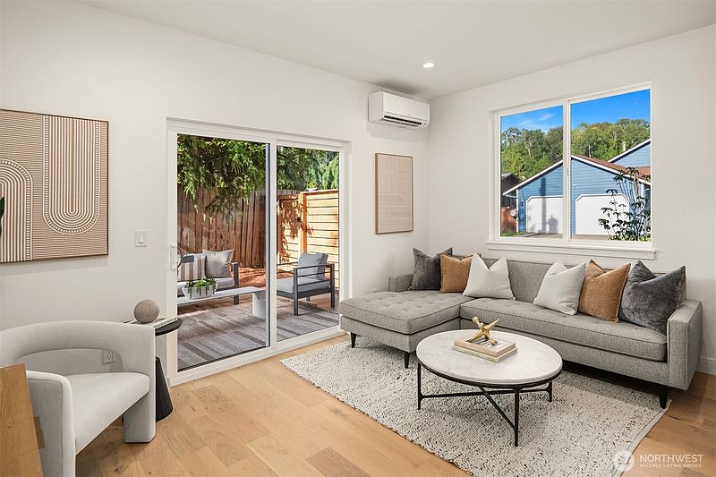 5th image of 9008 5th Avenue S